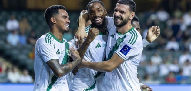 موقعة تاريخية: الأهلي يقتحم المربع الذهبي بعشرة لاعبين في الدوري السعودي