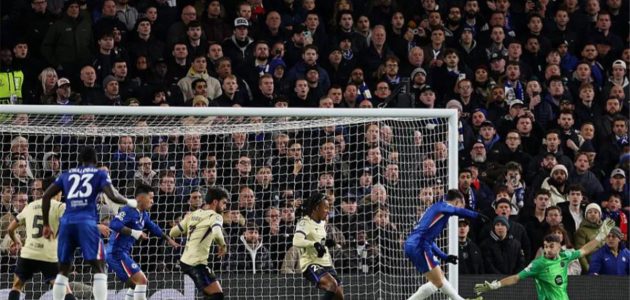 تألق دفاعي وهجومي: تحليل أداء مارك كوكوريلا الذي جعله نجم مباراة تشيلسي وبرشلونة في دوري الأبطال