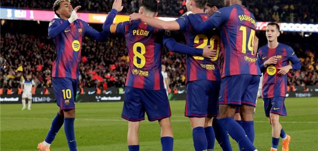 تطورات حاسمة: جاهزية دي يونج وأراوخو لمواجهة أتلتيكو مدريد تتصدر اهتمامات جماهير برشلونة